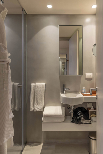 Bathroom 4, Memmo Alfama - Design Hotels, Lisbon