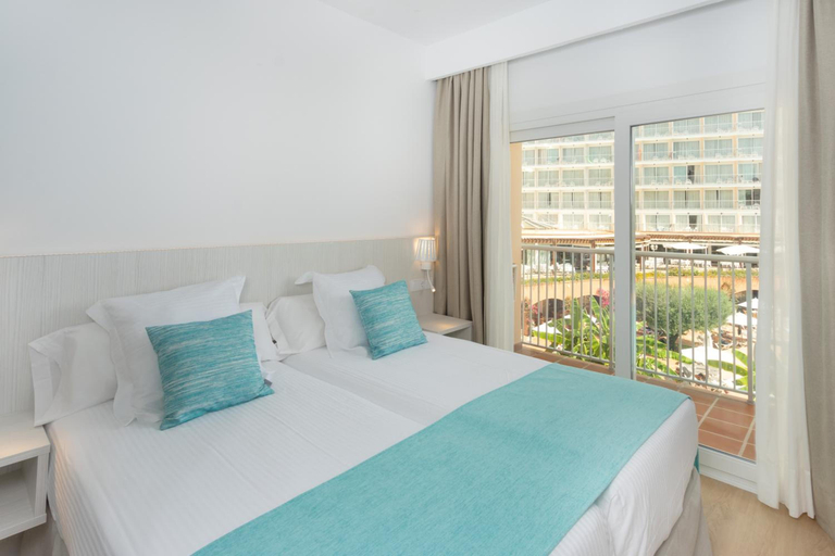 Bedroom 2, Valentin Grand Park Suite Hotel, Baleares
