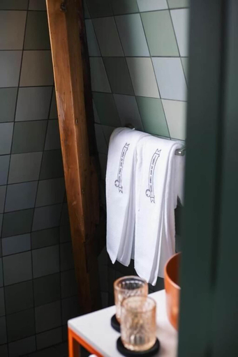 Bathroom 2, Boutique Hotel Parel aan de Zaan, Zaanstad