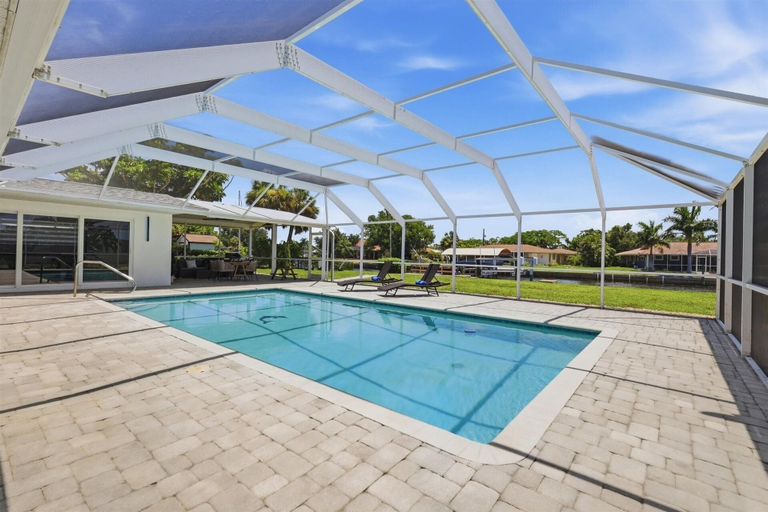 Pool 5, Gar4440 2 Bedroom Home, Charlotte