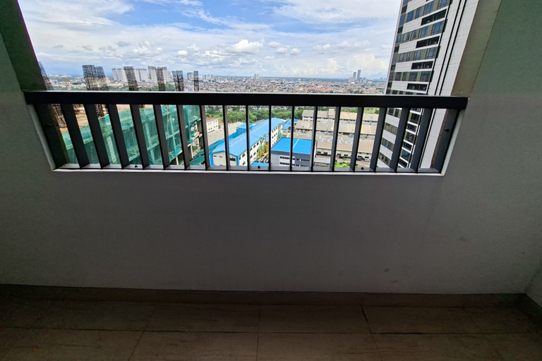 Balcony, Urban Sleek Studio At Apartment Collins Boulevard, Tangerang