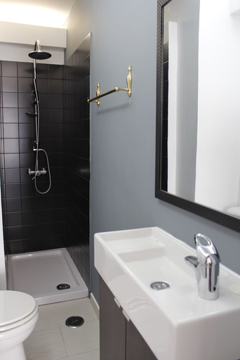 Bathroom 5, Largo da Sé - HOrigem, Lisbon