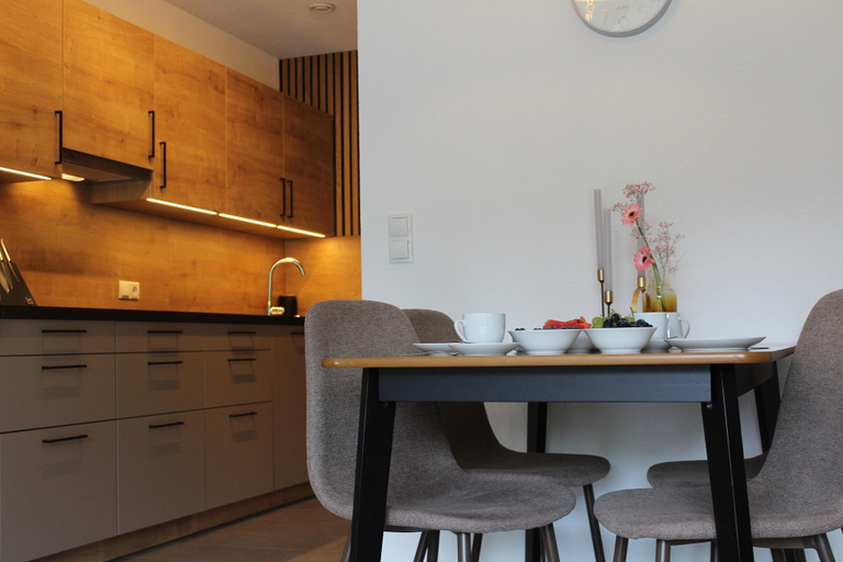 Dining 2, Modern apartment in the Tyrolean mountains, Landeck