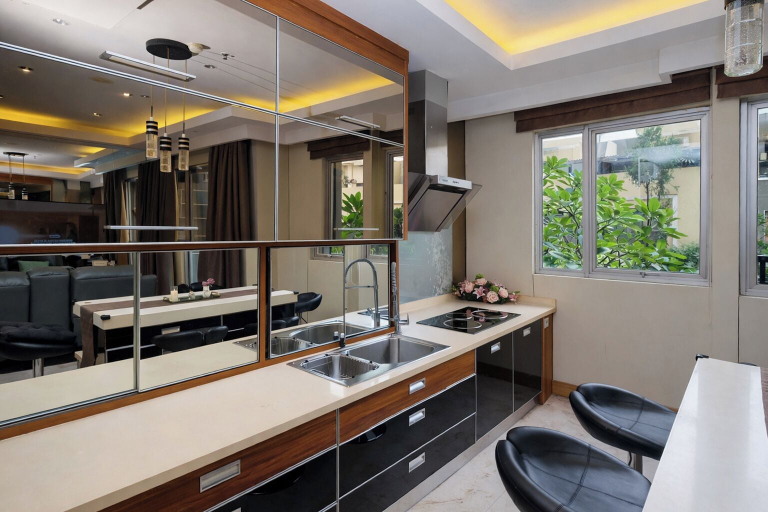 Private kitchen 5, Warm Combined 3Br At Maple Park Sunter Apartment, North Jakarta