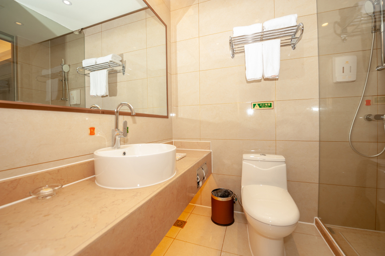 Bathroom, Vienna Hotel (Yichun High-Speed Railway Station Wanda Branch), Yichun