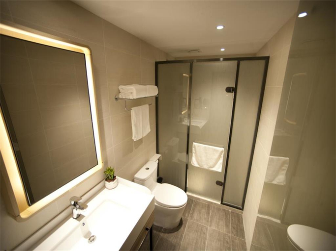Bathroom 4, Hanting Premium Hotel Xian Xibu Avenue Industrial Park, Xi'an