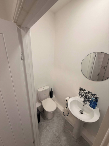 Bathroom 4, Stylish Dream Home With 4 En-suite Bedrooms, Sefton