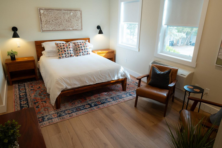 Bedroom 2, The Cove Inn, Leeds and Grenville