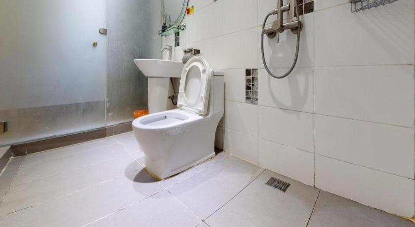 Bathroom, Suka Kota Hotel, Kuala Lumpur