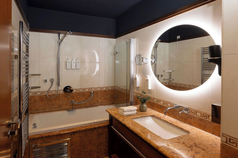 Bathroom 5, Hotel More, Dubrovnik