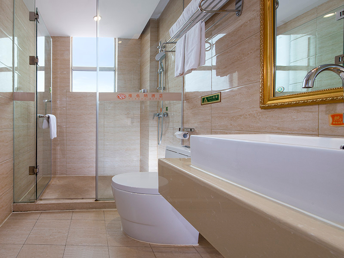 Bathroom 3, Vienna Hotel (Pingnan Central Plaza store), Guigang