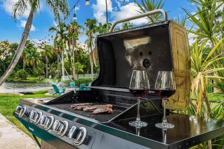 Room 3, Waterfront Retreat w Heated Pool Fire, Pinellas