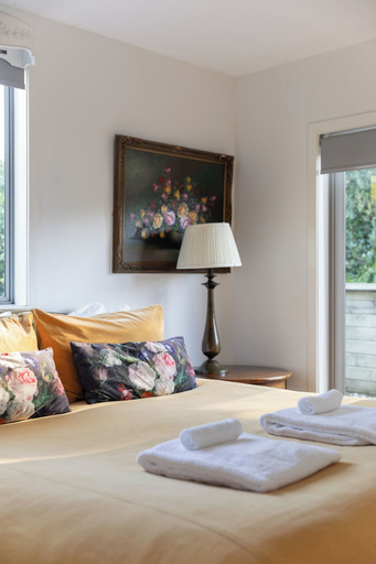 Bedroom 2, The Vintage Cottage, Auckland