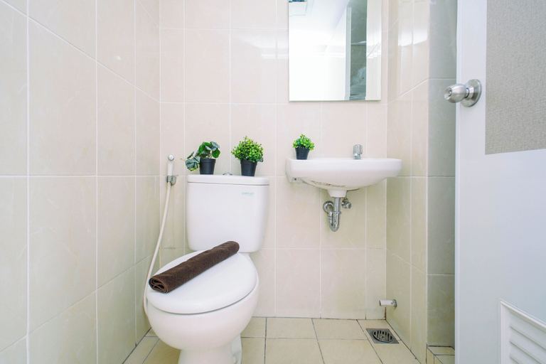 Interior 2, Neat And Comfortable 1Br At Apartment M-Town Residence, Tangerang