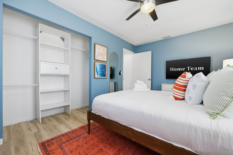 Room 2, Epic Backyard - Private Pool - Firepit - Putt Putt, Pinellas