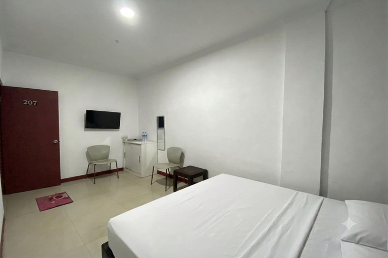 Room 4, Hotel O near Nagoya Hill Mall formerly J, Batam