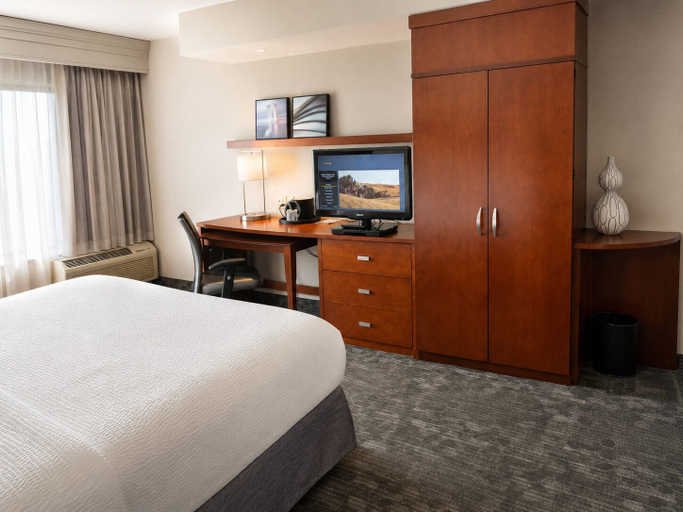 Bedroom 3, Courtyard Marriott Gettysburg, Adams