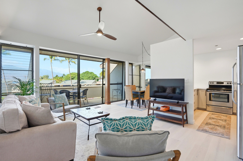 Living area 2, Kihei Holiday, #315 2 Bedroom Condo, Maui