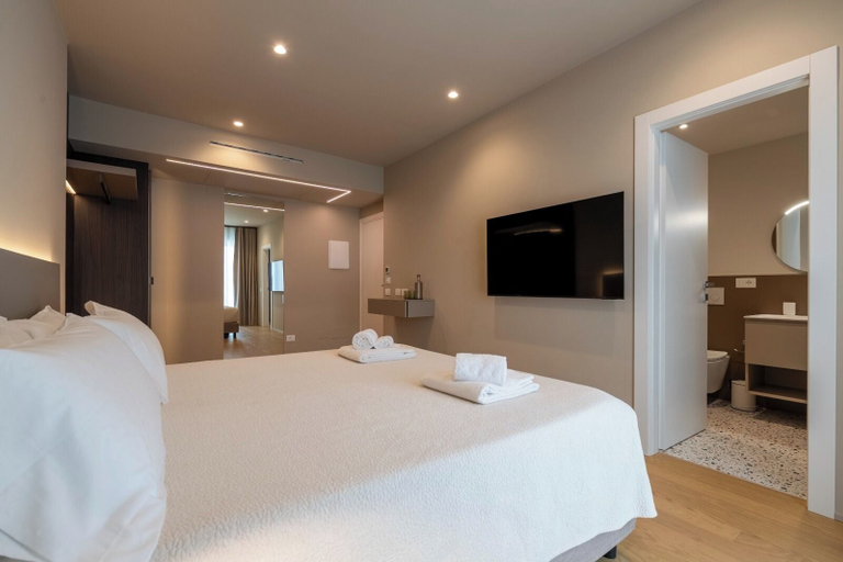 Room 4, Ardito White Coast Collection, Bari