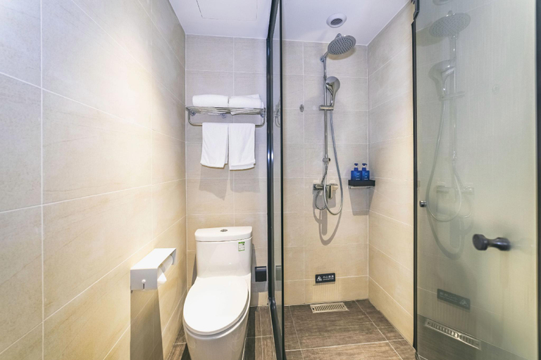 Bathroom 3, Hanting Hotel Qingdao Badaguan Taipingjiao Park Metro Station, Qingdao
