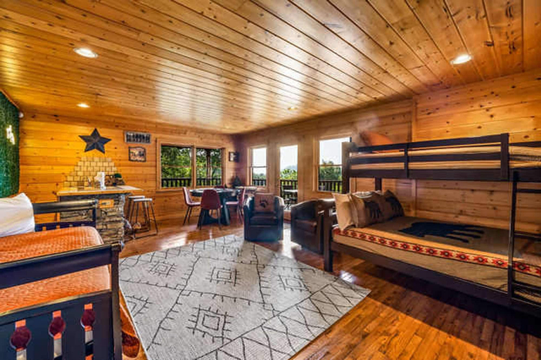Room 2, Private Mtn Views Movie Theater Hot Tub Pool Table, Sevier