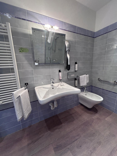 Bathroom 5, Grand Hotel Forli, Forli' - Cesena