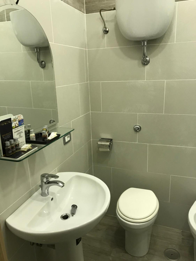 Bathroom, Villa Scotillo 1950, Salerno