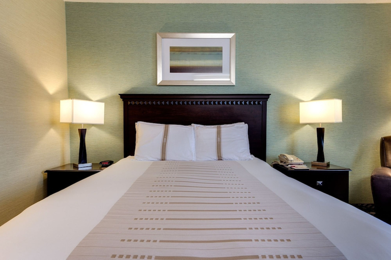 Bedroom 3, Fireside Inn and Suites, Ramsey