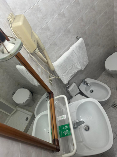 Bathroom 4, Hotel La Caravella, Milano
