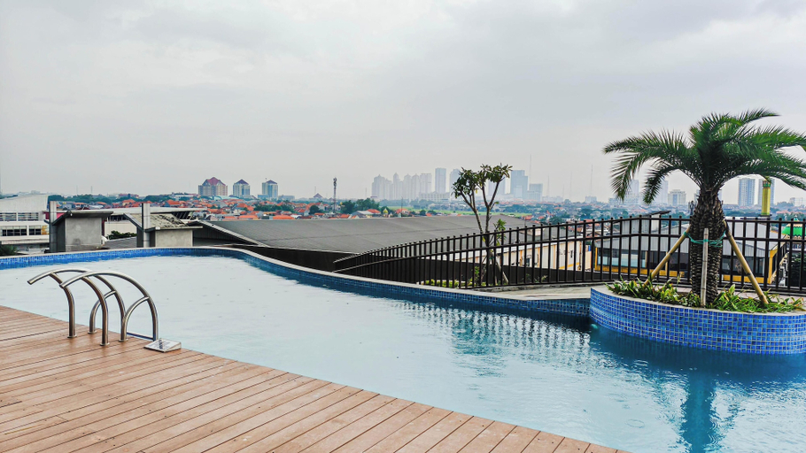Pool, Well Appointed Studio At Apartment Westown View Surabaya, Surabaya