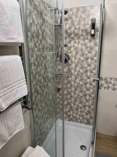 Bathroom 3, Pisani Hotel, Caserta