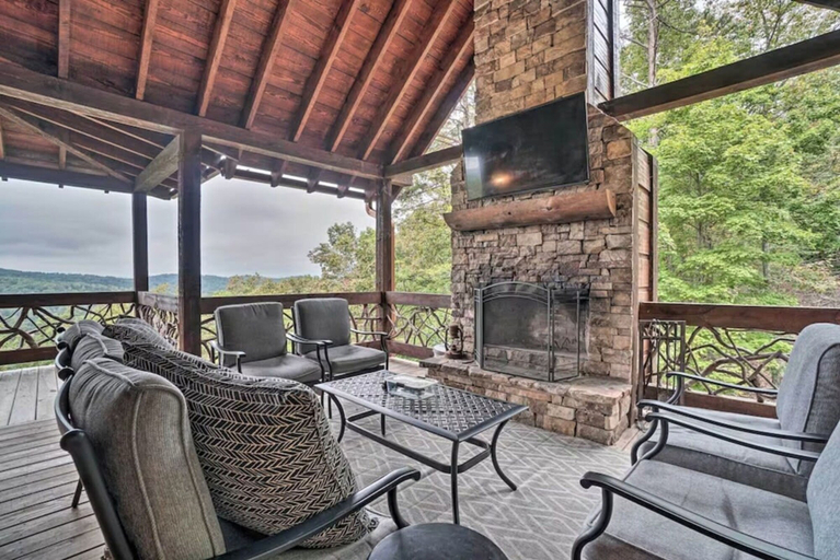 Room 4, Long-range Views Game Room Fire Pit Pets, Fannin