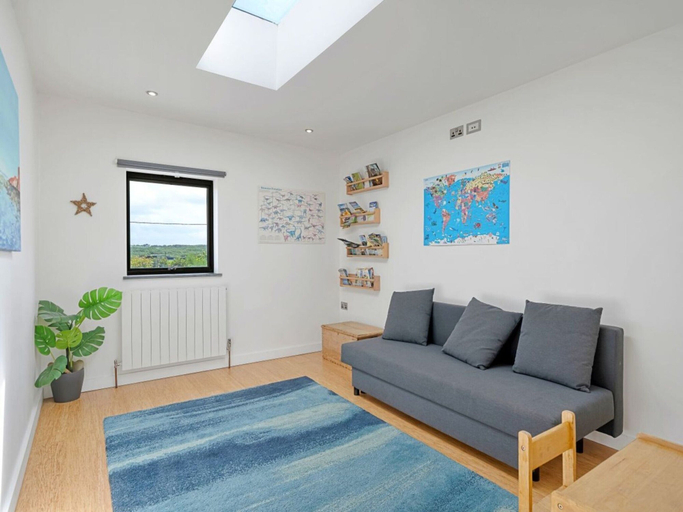 Living room 5, Bay House With Sea Views, Cornwall