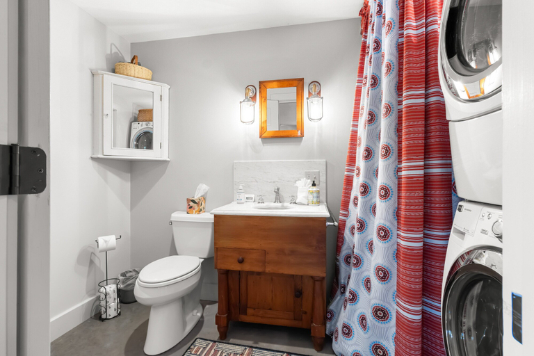Bathroom 3, The Boathouse, Sagadahoc