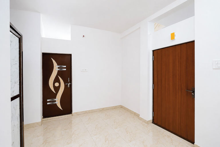 Lobby 3, Fabhotel National Banaras Inn, Varanasi