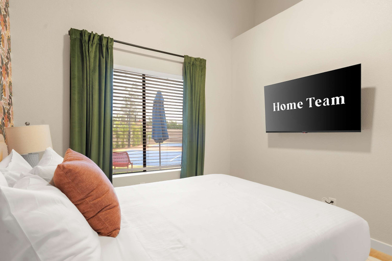 Room 3, The Ultimate Stay Play Retreat 4BR Sleeps 13, Maricopa