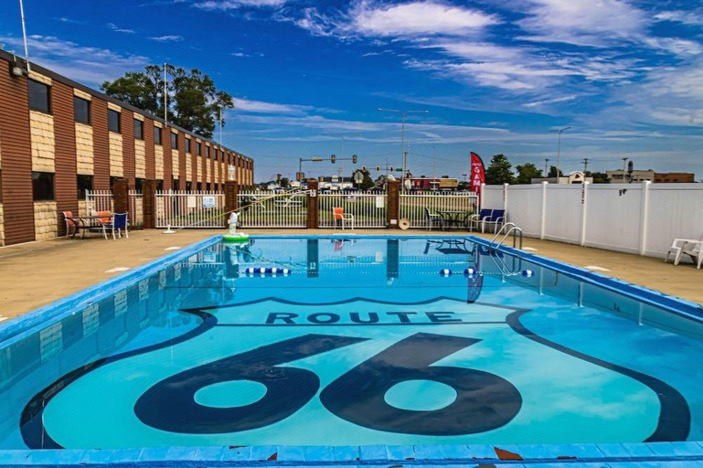 Sport & Beauty 5, Route 66 Hotel, Southern View, Illinois, Sangamon