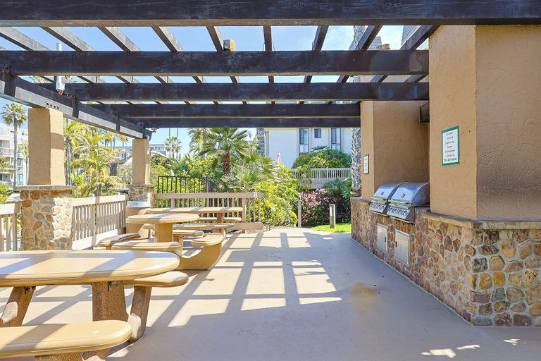 BBQ/picnic area, Waves & Wonders, San Diego