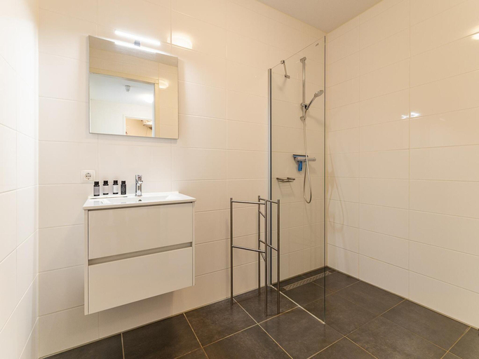 Bathroom 3, Spacious Apartment in Koudekerke with Terrace, Veere