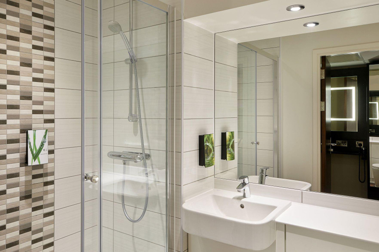 Bathroom 3, Manchester (Cheadle), Stockport