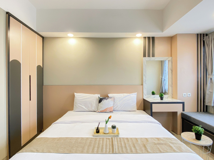 Room 5, Bright And Warm Studio Room At Apartment Lrt City Jatibening, Bekasi