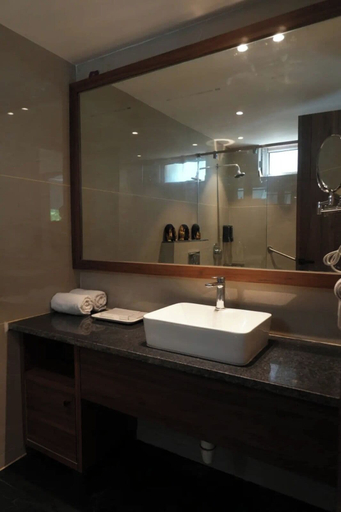 Bathroom, Presidency Club Resort & Spa, Vadodara