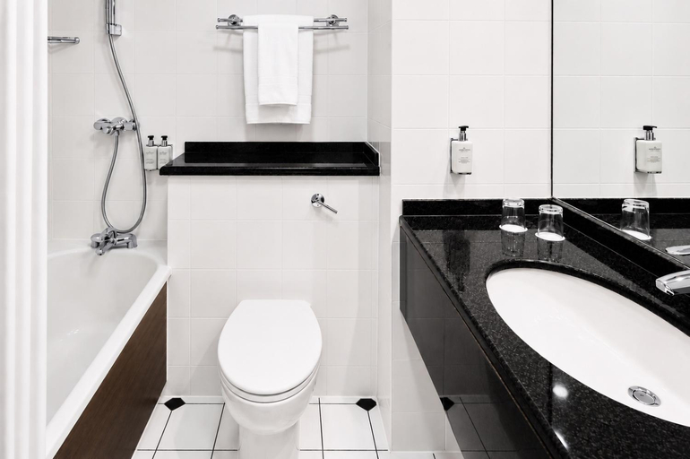 Bathroom 5, Leonardo Hotel Middlesbrough, Middlesbrough