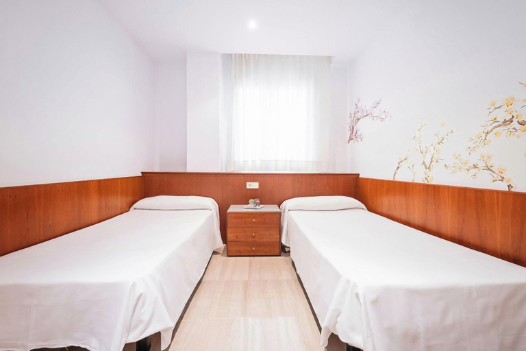 Bedroom 4, Aparthotel Napols, Barcelona