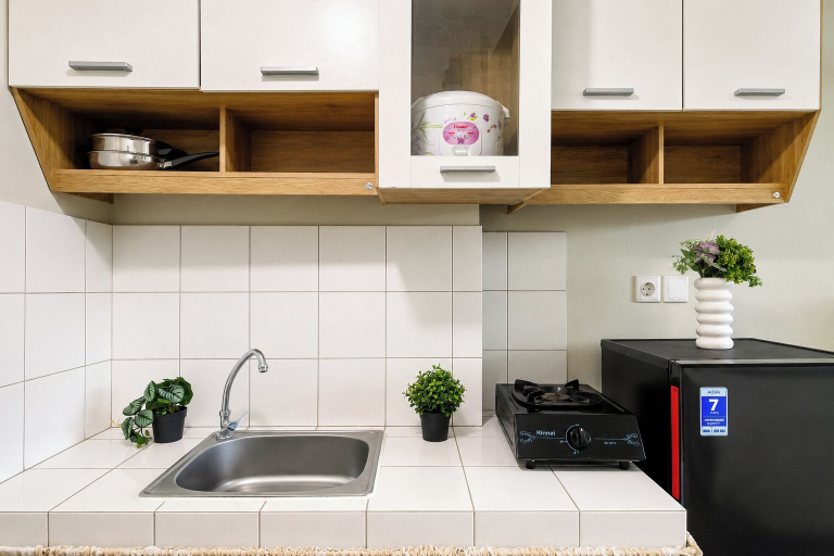 Interior 3, Convenient Studio Room At Apartment Springlake Summarecon Bekasi, Bekasi