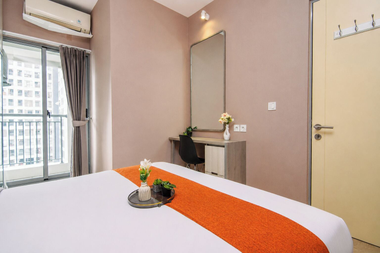 Room 4, Stunning And Cozy 2Br Apartment M-Town Residence, Tangerang