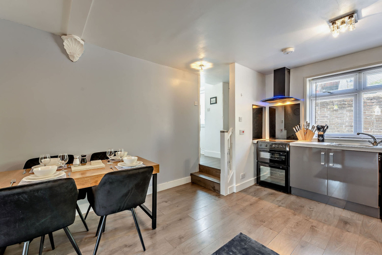 Room 2, Host Stay The Coach House, West Sussex