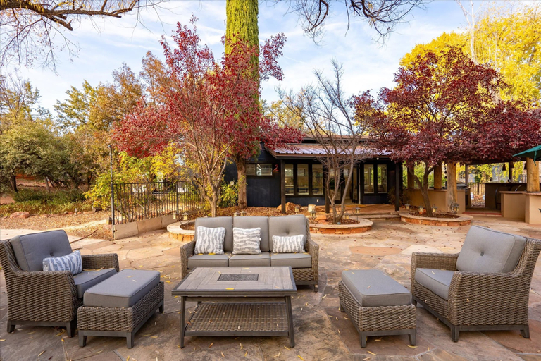 Room 4, Sedona Haven 7BR Sleeps 24 Sauna Hot Tubs, Yavapai