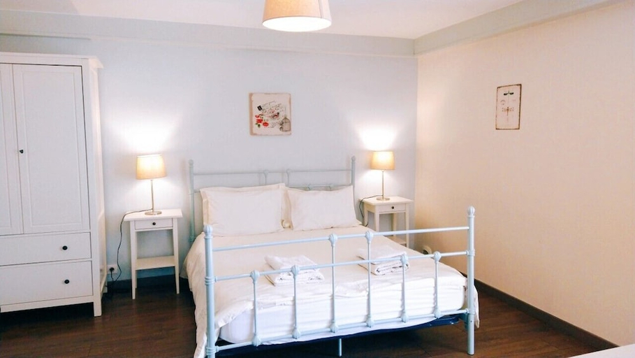 Bedroom 2, La Colline - Chambre d'hotes - B&B, Dordogne