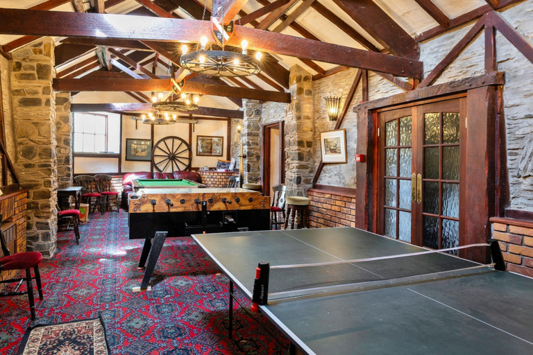 Game room 5, Charming Country Cottage Near Bath, Devon